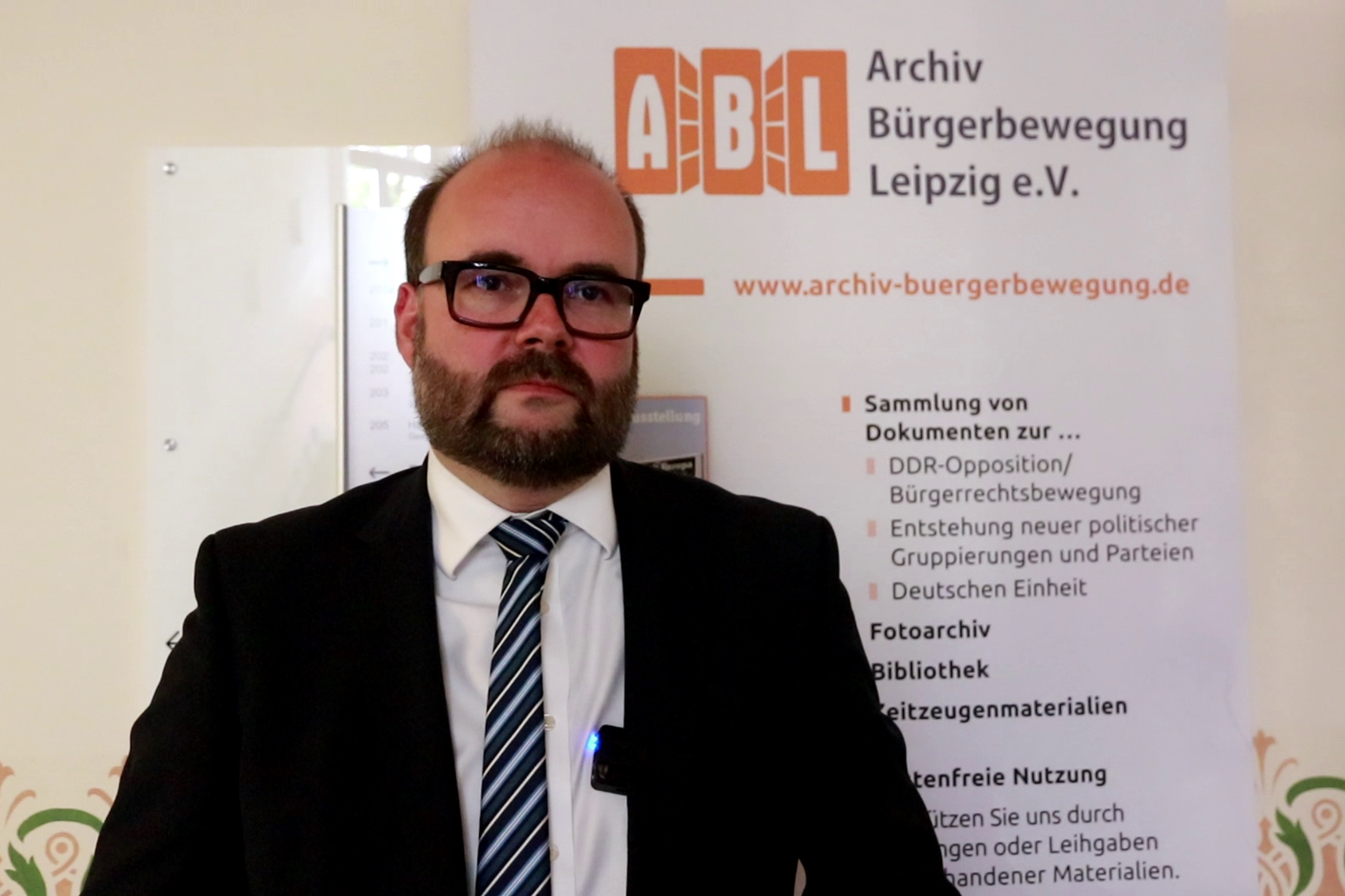 Sachsens Kultusminister Christian Piwarz zu Besuch im Archiv Bürgerbewegung Leipzig. Foto: Katharina Subat
