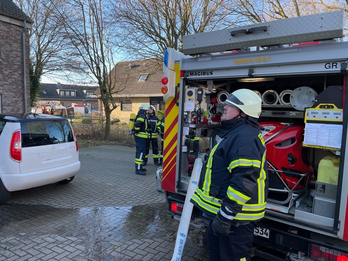 Feuerwehr Kalkar: Wohnungsbrand in Kalkar Grieth