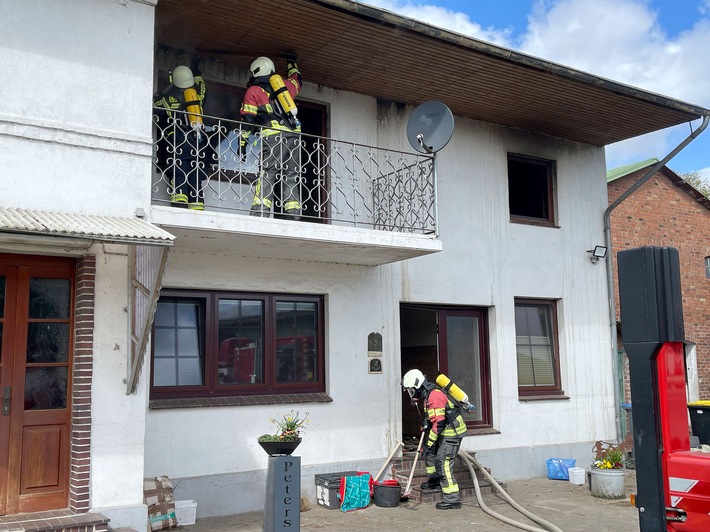 FW-RD: Feuer in Wohngebäude - großer Einsatz in Arpsdorf