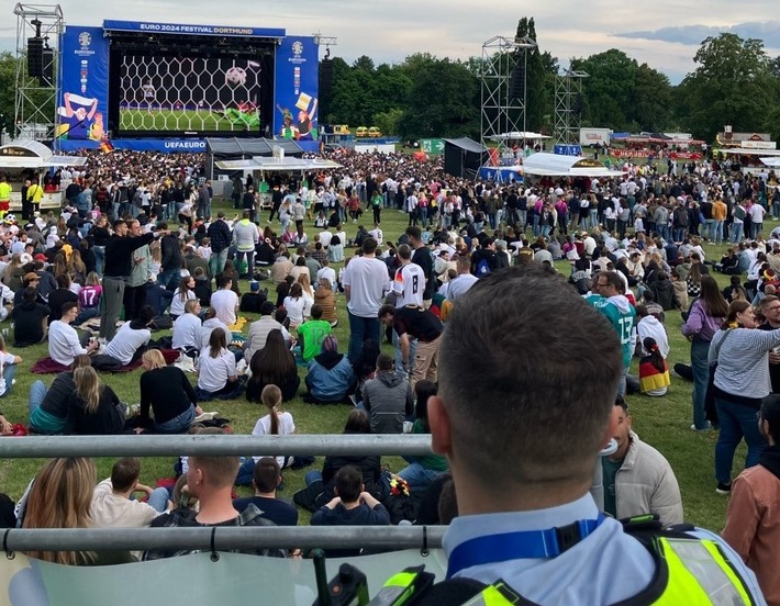 POL-DO: Der Auftakt zur UEFA EURO 2024 in Dortmund: Friedliche Fans an den großen Treffpunkten