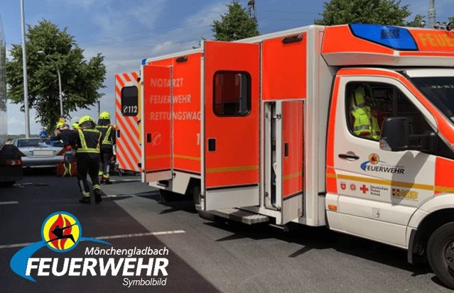 FW-MG: Kind schneller als die Feuerwehr - Geburt im PKW!