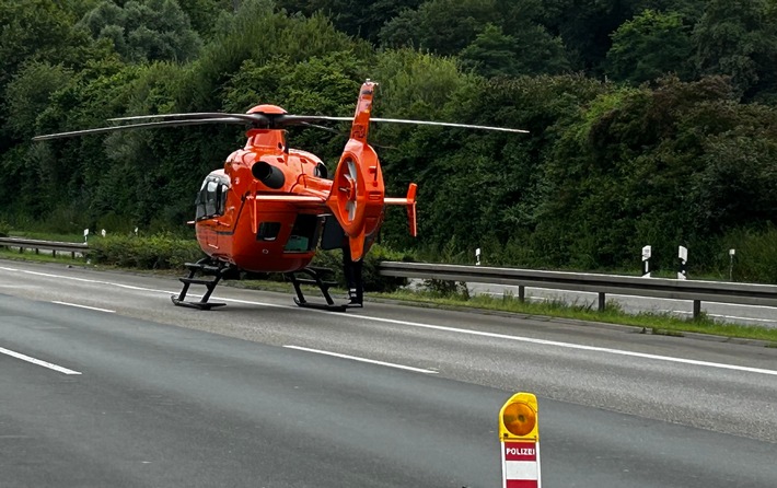 FW-GLA: Schwerer Verkehrsunfall (LKW) mit eingeklemmter Person