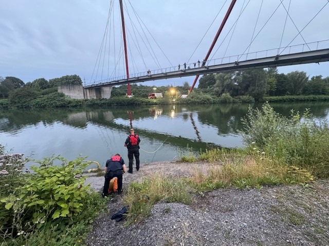 FW-GE: Abendliche Feuerwehrübung am Rhein-Herne-Kanal