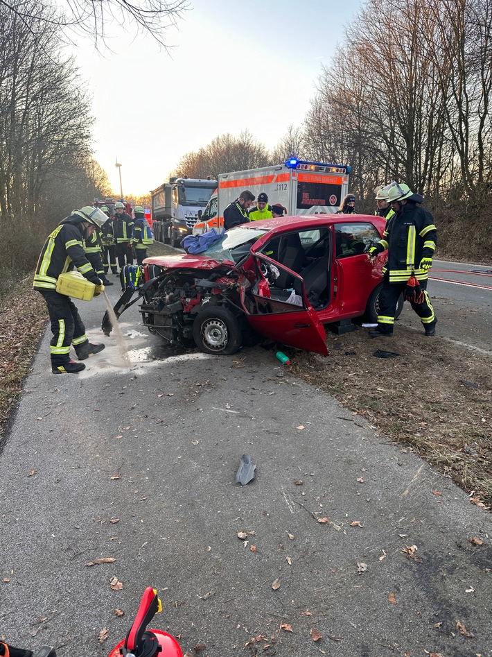 FW-Schermbeck: Verkehrsunfall auf der Östricher Straße