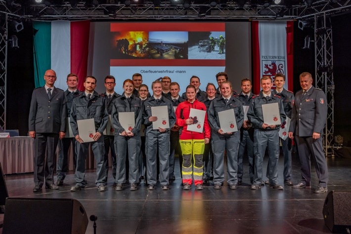 FW Ratingen: Feuerwehr Ratingen - Wehrversammlung 2024 ein voller Erfolg!