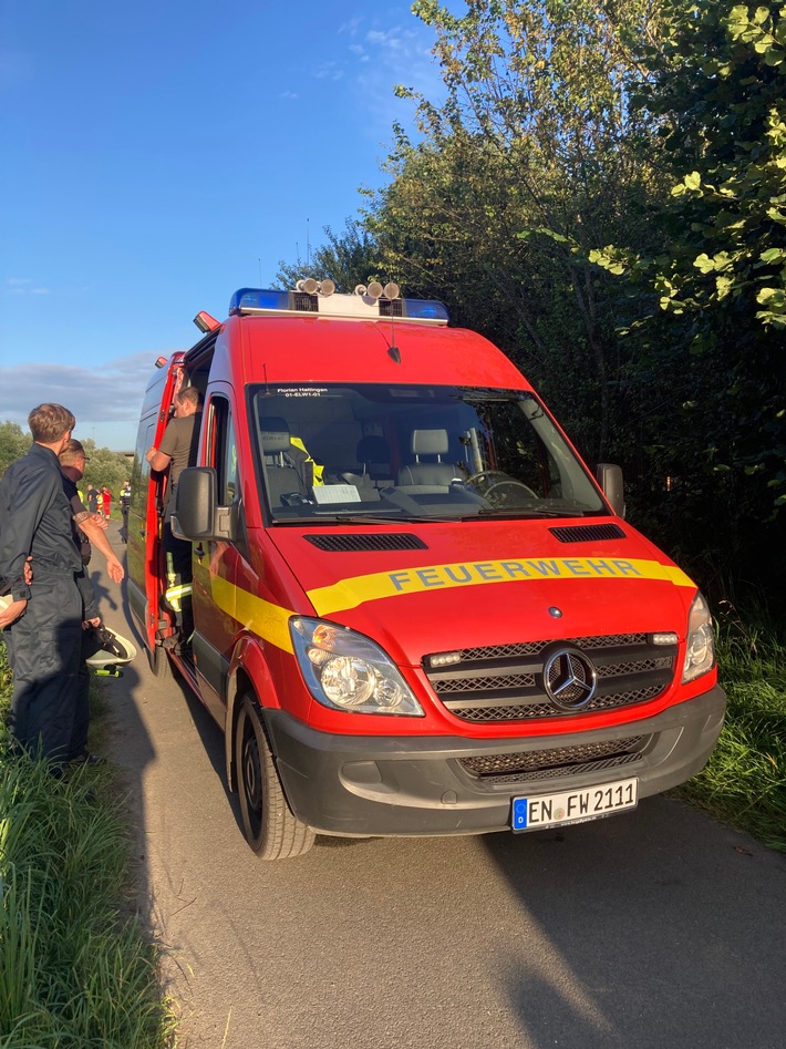 FW-EN: Hattinger Feuerwehr rettet Mann vor dem Ertrinken aus der Ruhr