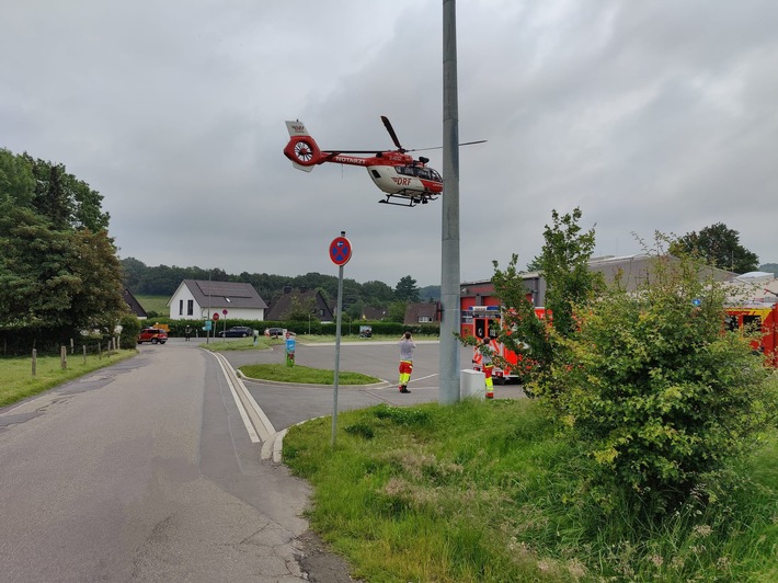 FW-EN: Wetter - Rettungshubschrauber landet im Ortsteil Esborn