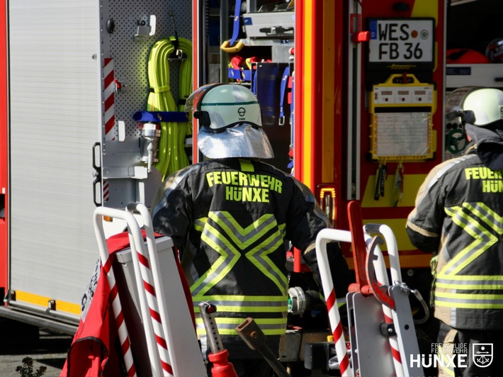 FW Hünxe: Person in verschlossener Wohnung