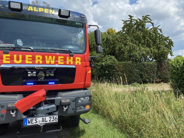 FW Alpen: Müllbrand auf der Bönninghardt